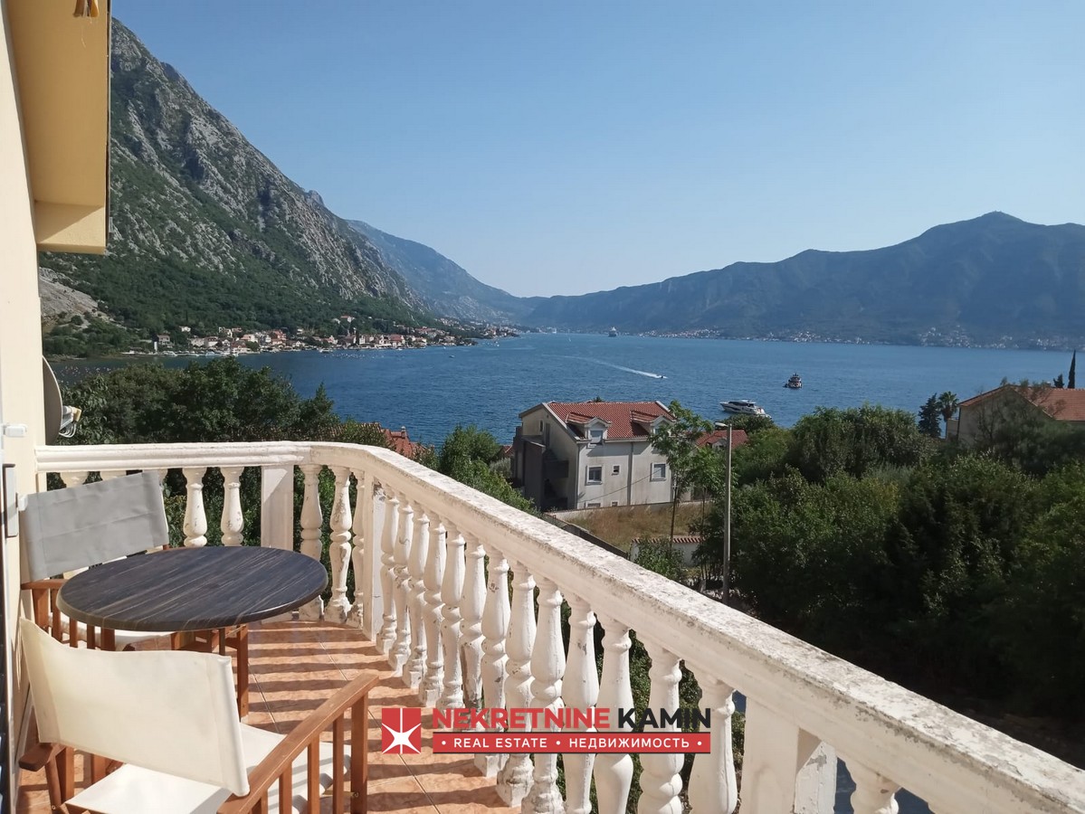 Two-Bedroom Apartment of 53 m², about 200 m from the Sea, Orahovac, Kotor